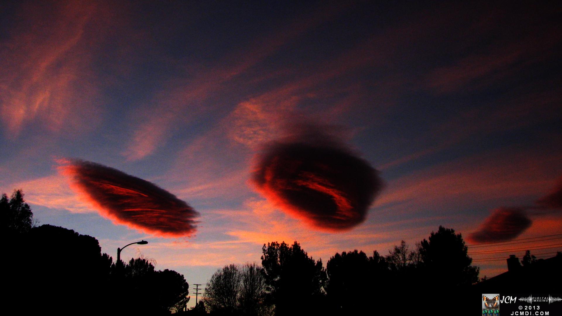 1-11-2008 Amazing UFO Lenticular cloud sunset with great under-lighting